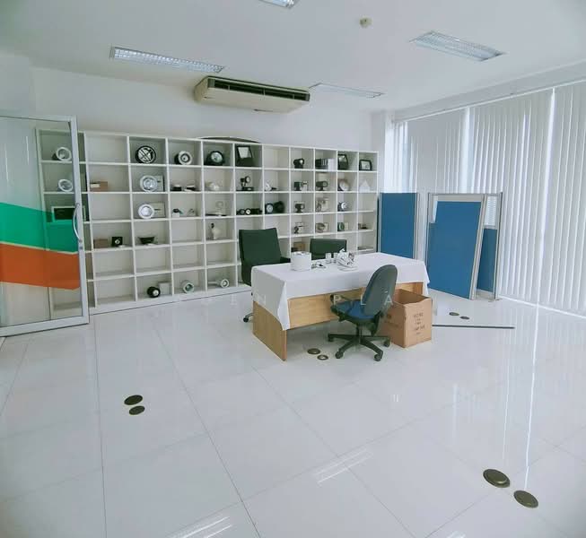 Office and Warehouse for Rent in Ladprao Area, Near Mahadthai Station (Yellow Line) (SPSAD4097), Bangkok, Phlapphla, Wang Thonglang, Bangkok, , 1,672 sqm, Office Space For Rent, by Agent Pla, 500445401 - DDproperty.com