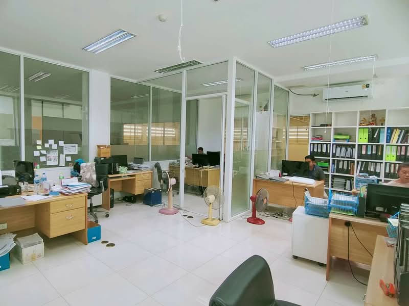 Office and Warehouse for Rent in Ladprao Area, Near Mahadthai Station (Yellow Line) (SPSAD4097), Bangkok, Phlapphla, Wang Thonglang, Bangkok, , 1,672 sqm, Office Space For Rent, by Agent Pla, 500445401 - DDproperty.com