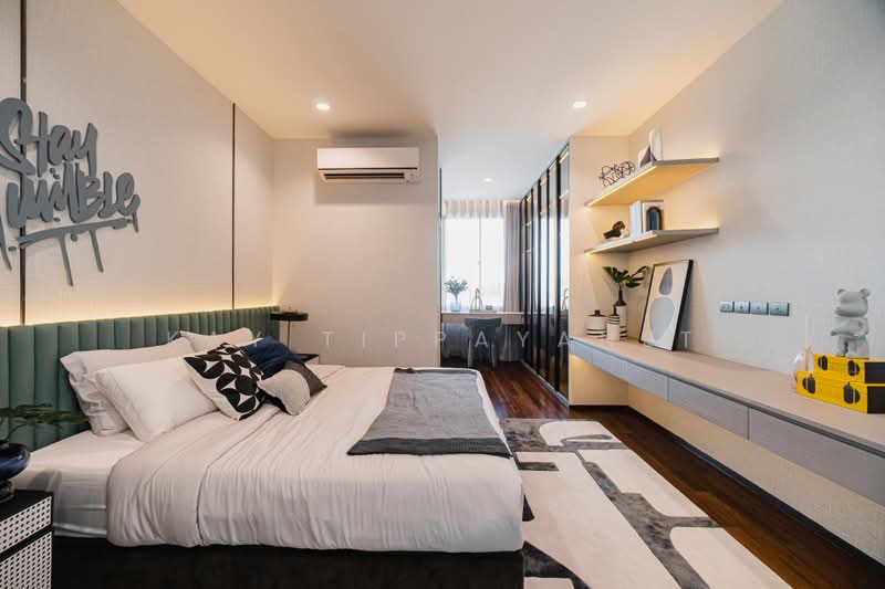 Nirvana Collection Krungthep Kreetha, Bangkok, Soi Srinakarin - Romklao, Saphan Sung, Bangkok, 5 Bedrooms, 616 sqm, Single Detached House For Sale, by Kay Tippayanet, 500445426 - DDproperty.com