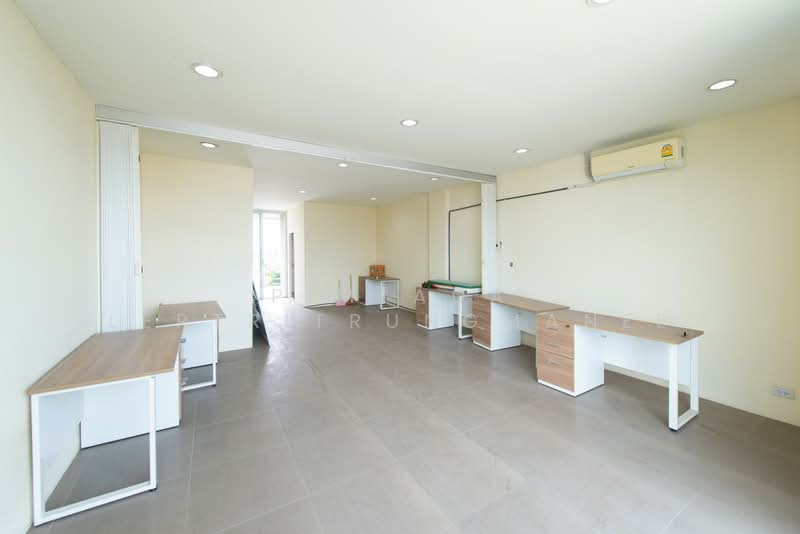อาคารพาณิชย์ ติดถนนเลี่ยงเมืองปากเกร็ด, Nonthaburi, Bang Talat, Pak Kret, Nonthaburi, , 250 sqm, Shophouse For Rent, by Pimlada Lertritrungmanee, 500445442 - DDproperty.com