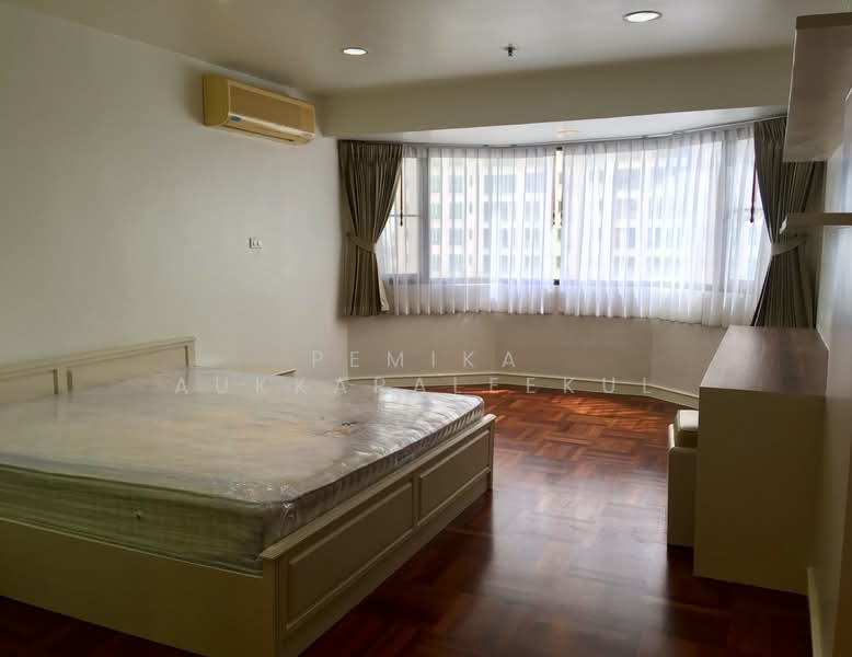 Baan Suanpetch, Bangkok, 18 Soi Sukhumvit 39, Khlong Tan Nua, Watthana, Bangkok, 2 Bedrooms, 132 sqm, Condo For Sale, by Pemika Aukkaraleekul, 500445496 - DDproperty.com