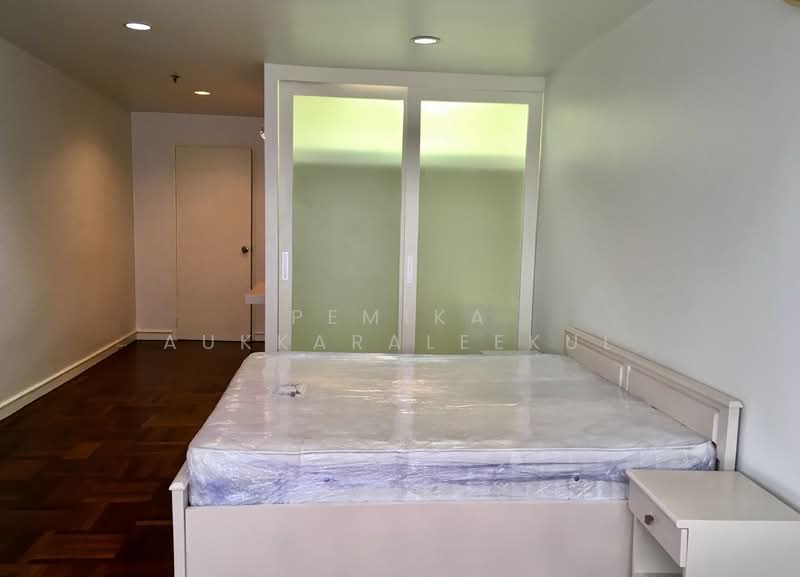 Baan Suanpetch, Bangkok, 18 Soi Sukhumvit 39, Khlong Tan Nua, Watthana, Bangkok, 2 Bedrooms, 132 sqm, Condo For Sale, by Pemika Aukkaraleekul, 500445496 - DDproperty.com