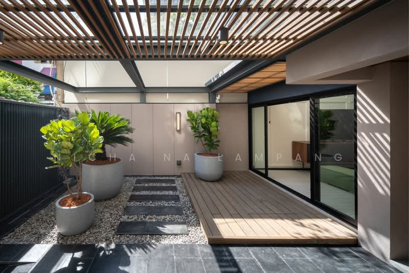 3-BR Townhouse, Bangkok, Khlong Tan Nua, Watthana, Bangkok, 3 Bedrooms, 270 sqm, Townhouse For Sale, by Nicha Na Lampang, 500445610 - DDproperty.com
