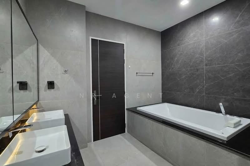 The Gentry Phatthanakan 2, Bangkok, Phatthanakan 32, Suan Luang, Bangkok, 4 Bedrooms, 440 sqm, Single Detached House For Rent, by NR agent, 500445641 - DDproperty.com