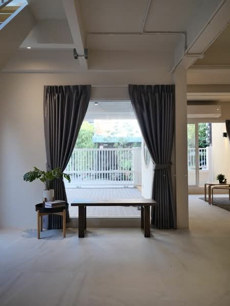 3-BR Townhouse, Bangkok, Phra Kanong Nua, Watthana, Bangkok, 3 Bedrooms, 204 sqm, Townhouse For Sale, by Pemika Aukkaraleekul, 500445649 - DDproperty.com