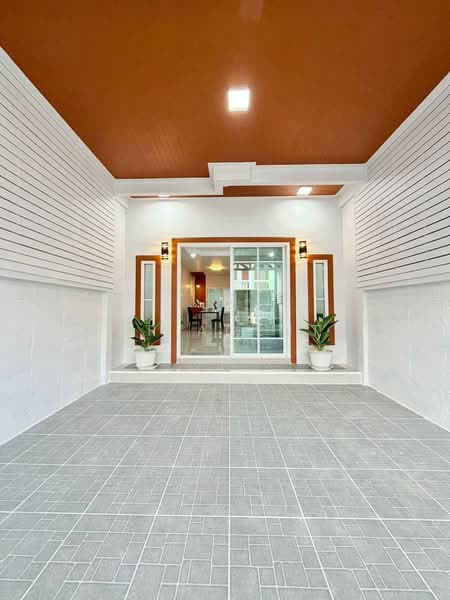 Ban Rom Ngao Mai, Nonthaburi, Soi Ban Rom Ngao Mai, Bang Khu Rat, Bang Bua Thong, Nonthaburi, 2 Bedrooms, 101 sqm, Townhouse For Sale, by NR AGENT, 500445665 - DDproperty.com
