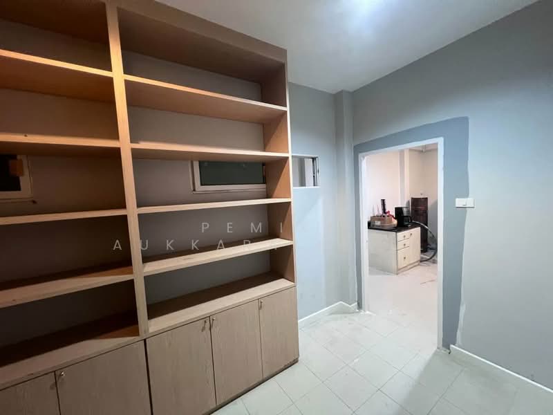 3-BR Townhouse, Bangkok, Saphan Song, Wang Thonglang, Bangkok, 3 Bedrooms, 204 sqm, Townhouse For Sale, by Pemika Aukkaraleekul, 500445683 - DDproperty.com