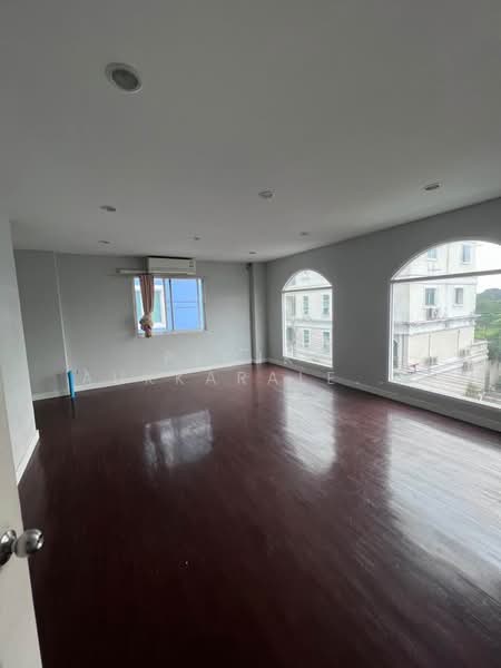 3-BR Townhouse, Bangkok, Saphan Song, Wang Thonglang, Bangkok, 3 Bedrooms, 204 sqm, Townhouse For Sale, by Pemika Aukkaraleekul, 500445683 - DDproperty.com