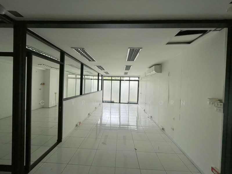 Ground Floor Commercial Space for Rent – Sukhumvit, Phrom Phong, Bangkok, Khlongtoei Nua, Watthana, Bangkok, , 175 sqm, Shophouse For Rent, by Pudis Chitrungsakorn, 500445849 - DDproperty.com
