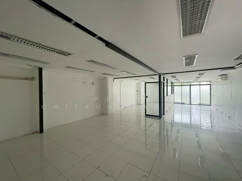 Ground Floor Commercial Space for Rent – Sukhumvit, Phrom Phong, Bangkok, Khlongtoei Nua, Watthana, Bangkok, , 175 sqm, Shophouse For Rent, by Pudis Chitrungsakorn, 500445849 - DDproperty.com