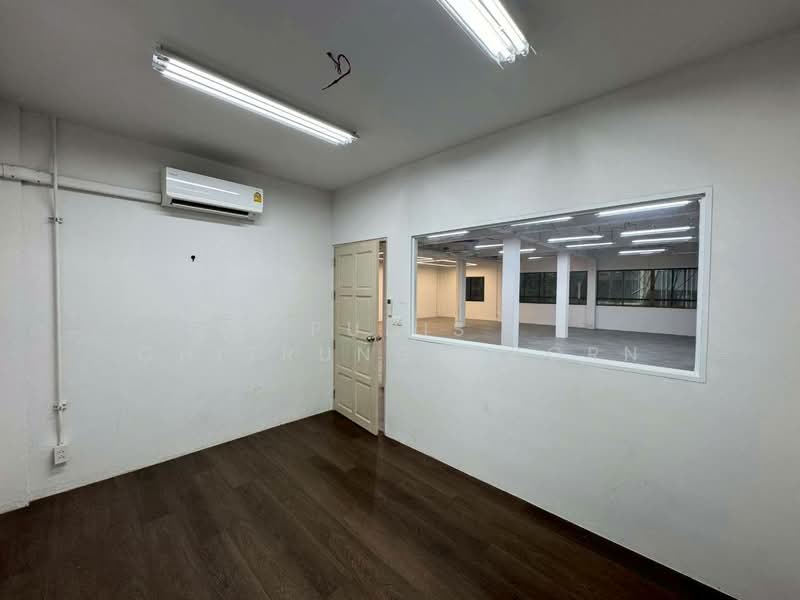 Showroom / Office Building for Rent – Sukhumvit, Thong Lo, Bangkok, Khlong Tan Nua, Watthana, Bangkok, , 1,000 sqm, Office Space For Rent, by Pudis Chitrungsakorn, 500445883 - DDproperty.com