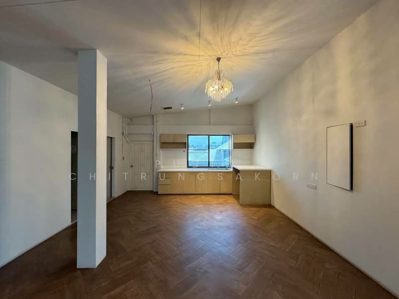 Showroom / Office Building for Rent – Sukhumvit, Thong Lo, Bangkok, Khlong Tan Nua, Watthana, Bangkok, , 1,000 sqm, Office Space For Rent, by Pudis Chitrungsakorn, 500445883 - DDproperty.com