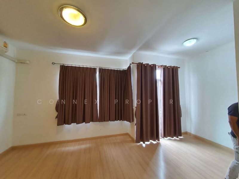 Gusto Town Home Wongwaen-Rama 5 : กัสโต้ ทาวน์โฮม วงแหวน-พระราม 5, นนทบุรี, ถนนวัดปรางค์หลวง, บางม่วง, บางใหญ่, นนทบุรี, 132 ตร.ม., ทาวน์เฮ้าส์ ให้เช่า, โดย Connex Property, 500445923 - DDproperty.com