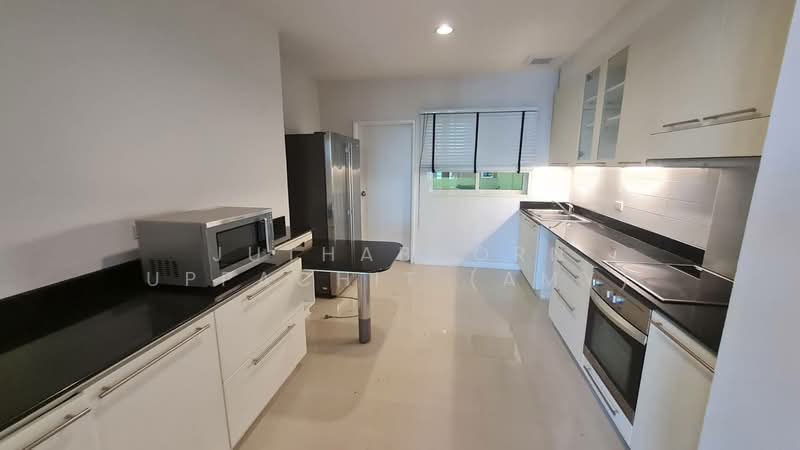 Baan Jamjuree, Bangkok, 42 Soi Sukhumvit 39, Khlong Tan Nua, Watthana, Bangkok, 3 Bedrooms, 215 sqm, Condo For Rent, by Juthabhorn Uppachit (Amy), 500445964 - DDproperty.com