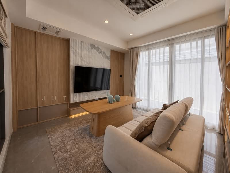 ทาวน์โฮมหรู สุขุมวิท 54, Bangkok, Bang Chak, Phra Khanong, Bangkok, 3 Bedrooms, 320 sqm, Townhouse For Rent, by Jutarat Jitmun, 500445969 - DDproperty.com
