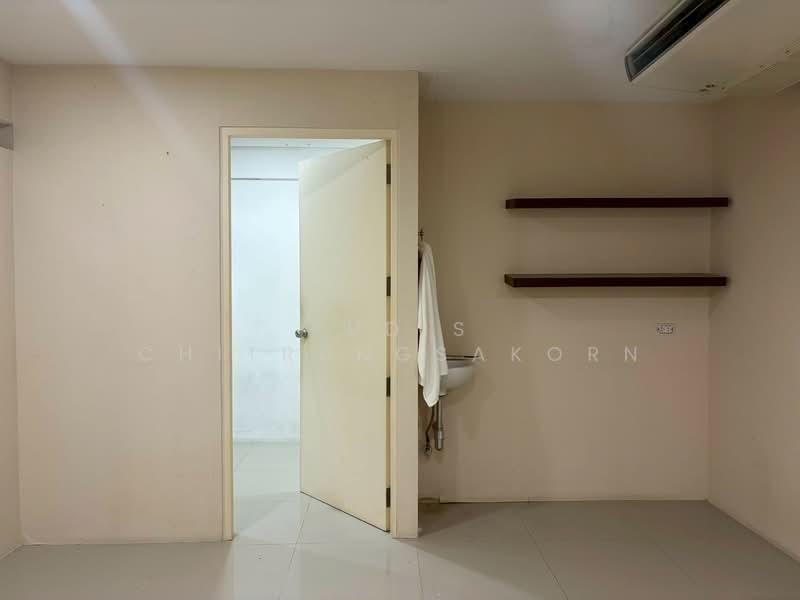 2-Unit Commercial Building for Rent – Lat Phrao, Wang Hin, Bangkok, Lat Phrao, Bangkok, , 290 sqm, Shophouse For Rent, by Pudis Chitrungsakorn, 500446069 - DDproperty.com