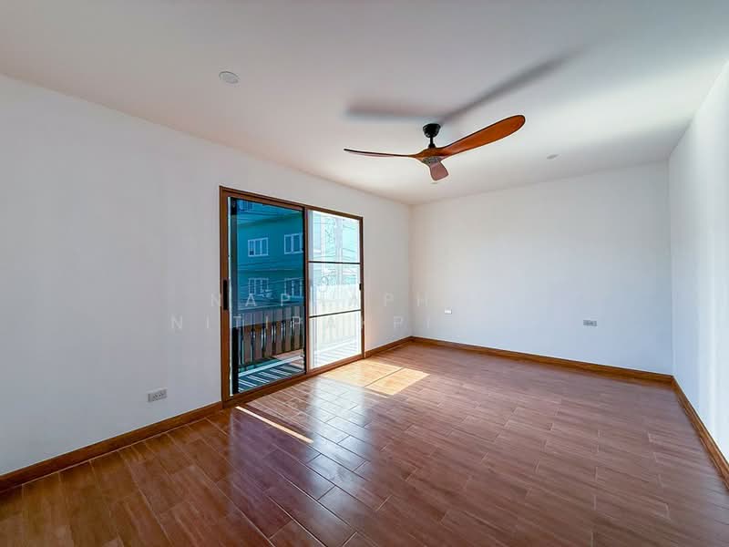 Brand-New Two-Storey Pool Villa for Rent in Beachside Bang Saray, Chon Buri (Pattaya), เทศบาล 5, Bang Sa-re, Sattahip, Chon Buri (Pattaya), 3 Bedrooms, 200 sqm, Single Detached House For Rent, by Naphaphat Nitipakpinyo, 500446093 - DDproperty.com