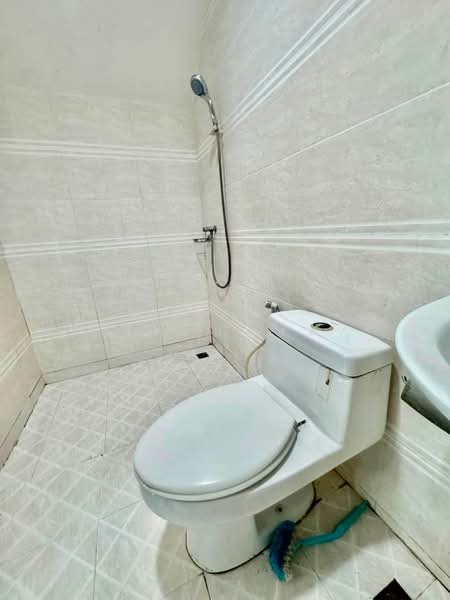 ให้เช่าทาวน์โฮม ม.บูรพาแลนด์ อัสสัมชัญ ศรีราชา, Chon Buri (Pattaya), Si Racha, Chon Buri (Pattaya), 2 Bedrooms, 75 sqm, Townhouse For Rent, by Dusit Saengfa, 500446148 - DDproperty.com