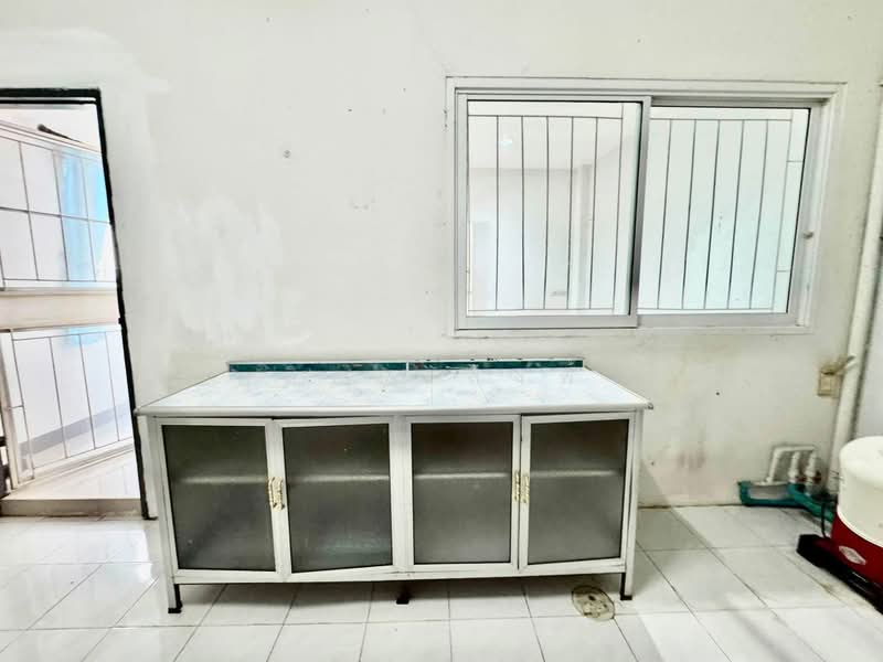 ให้เช่าทาวน์โฮม ม.บูรพาแลนด์ อัสสัมชัญ ศรีราชา, Chon Buri (Pattaya), Si Racha, Chon Buri (Pattaya), 2 Bedrooms, 75 sqm, Townhouse For Rent, by Dusit Saengfa, 500446148 - DDproperty.com