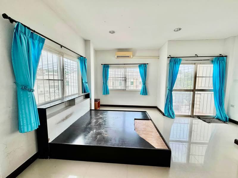 ให้เช่าทาวน์โฮม ม.บูรพาแลนด์ อัสสัมชัญ ศรีราชา, Chon Buri (Pattaya), Si Racha, Chon Buri (Pattaya), 2 Bedrooms, 75 sqm, Townhouse For Rent, by Dusit Saengfa, 500446148 - DDproperty.com