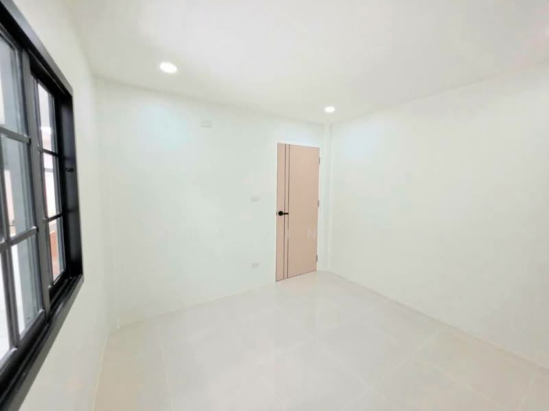 หมู่บ้านร็อคการ์เด้น บายพาส, ภูเก็ต, รัษฎา, เมืองภูเก็ต, ภูเก็ต, 88 ตร.ม., ทาวน์เฮ้าส์ ขาย, โดย Witada Jindapol, 500446168 - DDproperty.com