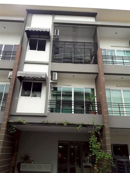 กานต์ศิริ รามอินทรา-นวลจันทร์ 48 (KARNSIRI Ramintra-Nuanchan 48), Bangkok, ถนนประดิษฐ์มนูธรรม, Nuan Chan, Bueng Kum, Bangkok, 2 Bedrooms, 130 sqm, Townhouse For Sale, by คุณ ณิชาภัทร พลอยแดง (นิว), 500446183 - DDproperty.com
