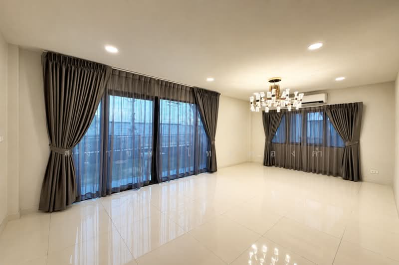 Centro Ramindra-Chatuchot, Bangkok, 4 Kanchanaphisek Road, O-Ngoen, Sai Mai, Bangkok, 4 Bedrooms, 261 sqm, Single Detached House For Sale, by สง่าชัย ไทรทองคำ, 500446229 - DDproperty.com
