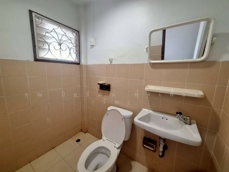 Nakkila Laem Thong Village, Bangkok, Saphan Sung, Bangkok, 3 Bedrooms, 100 sqm, Townhouse For Sale, by คุณ ปิยวัฒน์ ฟุ้งเฟื่อง (วัฒ), 500446242 - DDproperty.com