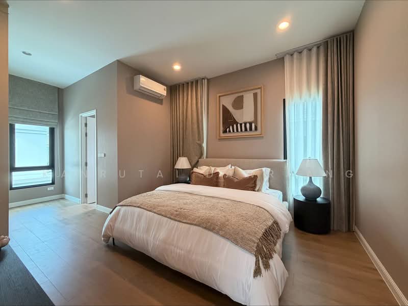Narinsiri Krungthep Kreetha, Bangkok, Saphan Sung, Bangkok, 5 Bedrooms, 430 sqm, Single Detached House For Rent, by Kanrutai Dawruang, 500446281 - DDproperty.com