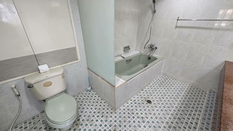 Tai Ping Towers, Bangkok, 582 Soi Sukhumvit 63, Khlong Tan Nua, Watthana, Bangkok, 4 Bedrooms, 252 sqm, Condo For Rent, by คุณซี, 500446291 - DDproperty.com