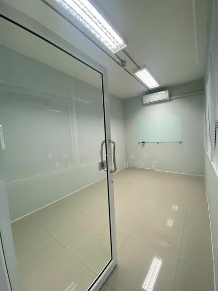 SSP Tower 1 : เอสเอสพี ทาวเวอร์ 1, กรุงเทพ, 555 ซอยสุขุมวิท 63, คลองตันเหนือ, วัฒนา, กรุงเทพ, 217 ตร.ม., สำนักงาน ให้เช่า, โดย Kang-Kang Klangnok, 500446353 - DDproperty.com