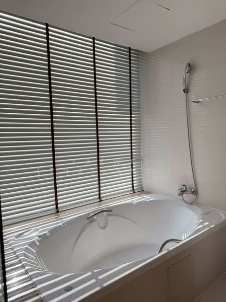 Baan Jamjuree, Bangkok, 42 Soi Sukhumvit 39, Khlong Tan Nua, Watthana, Bangkok, 3 Bedrooms, 197 sqm, Condo For Rent, by Fazwaz (Thailand) Co., Ltd., 500446475 - DDproperty.com