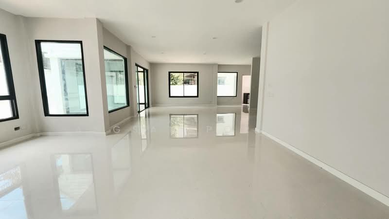 Laddarom Ramkhamhaeng, Bangkok, Soi Ramkhamhaeng 118, Saphan Sung, Bangkok, 4 Bedrooms, 264 sqm, Single Detached House For Sale, by Angsanaporn D, 500446486 - DDproperty.com