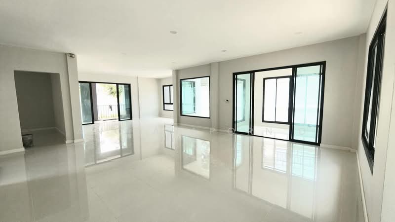 Laddarom Ramkhamhaeng, Bangkok, Soi Ramkhamhaeng 118, Saphan Sung, Bangkok, 4 Bedrooms, 264 sqm, Single Detached House For Sale, by Angsanaporn D, 500446486 - DDproperty.com