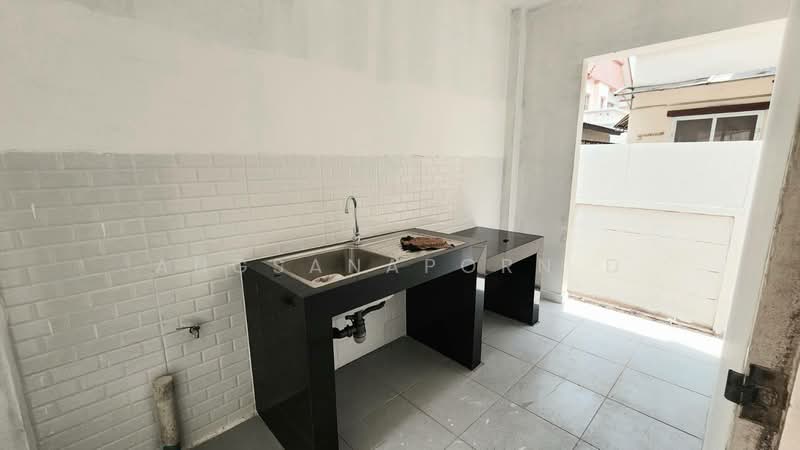 Laddarom Ramkhamhaeng, Bangkok, Soi Ramkhamhaeng 118, Saphan Sung, Bangkok, 4 Bedrooms, 264 sqm, Single Detached House For Sale, by Angsanaporn D, 500446486 - DDproperty.com
