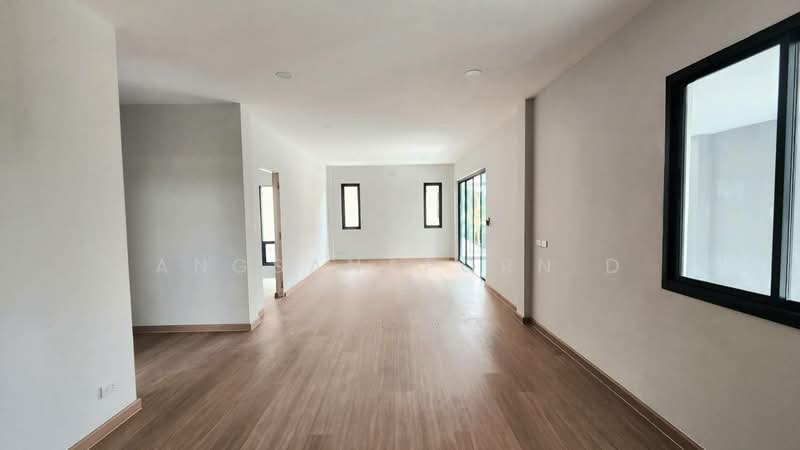 Laddarom Ramkhamhaeng, Bangkok, Soi Ramkhamhaeng 118, Saphan Sung, Bangkok, 4 Bedrooms, 264 sqm, Single Detached House For Sale, by Angsanaporn D, 500446486 - DDproperty.com