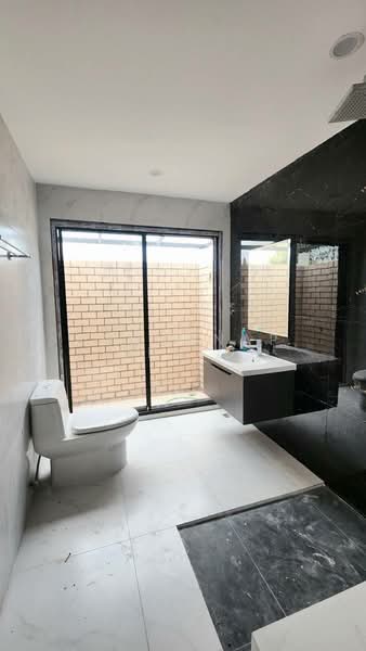 Laddarom Ramkhamhaeng, Bangkok, Soi Ramkhamhaeng 118, Saphan Sung, Bangkok, 4 Bedrooms, 264 sqm, Single Detached House For Sale, by Angsanaporn D, 500446486 - DDproperty.com