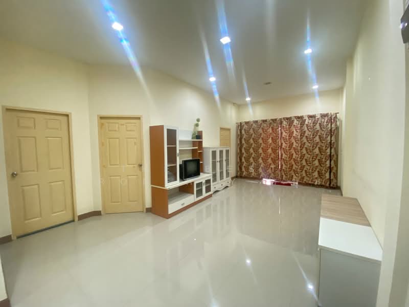 นราสิริ ศรีราชา, Rayong, Pluak Daeng, Rayong, 3 Bedrooms, 100 sqm, Semi-Detached House (Twin House) For Sale, by The Best Property หนุ่ม, 500446573 - DDproperty.com