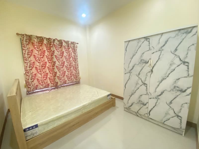นราสิริ ศรีราชา, Rayong, Pluak Daeng, Rayong, 3 Bedrooms, 100 sqm, Semi-Detached House (Twin House) For Sale, by The Best Property หนุ่ม, 500446573 - DDproperty.com
