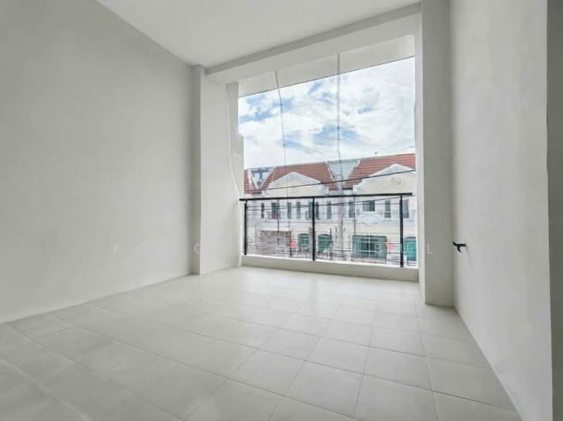 Baan Klang Muang Swiss Town Kaset-Nawamin, Bangkok, Soi Moobaan Klang Mueng, Chorake Bua, Lat Phrao, Bangkok, 4 Bedrooms, 180 sqm, Townhouse For Sale, by CHAWALIT KONGSAKPAIBUL, 500446579 - DDproperty.com