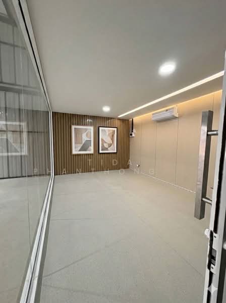 Warehouse with office and shop space for rent, Kaset-Nawamin area, near the expressway, Bangkok, Nawamin, Bueng Kum, Bangkok, , 145 sqm, Warehouse/Factory For Rent, by Tida phanthonglarptawee, 500446582 - DDproperty.com
