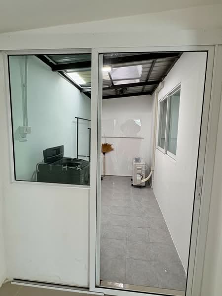 Renovated 3BR House with Private Garden Near Suan Luang Rama IX, Bangkok, Nong Bon, Prawet, Bangkok, 3 Bedrooms, 60 sqm, Single Detached House For Rent, by Fazwaz (Thailand) Co., Ltd., 500446619 - DDproperty.com