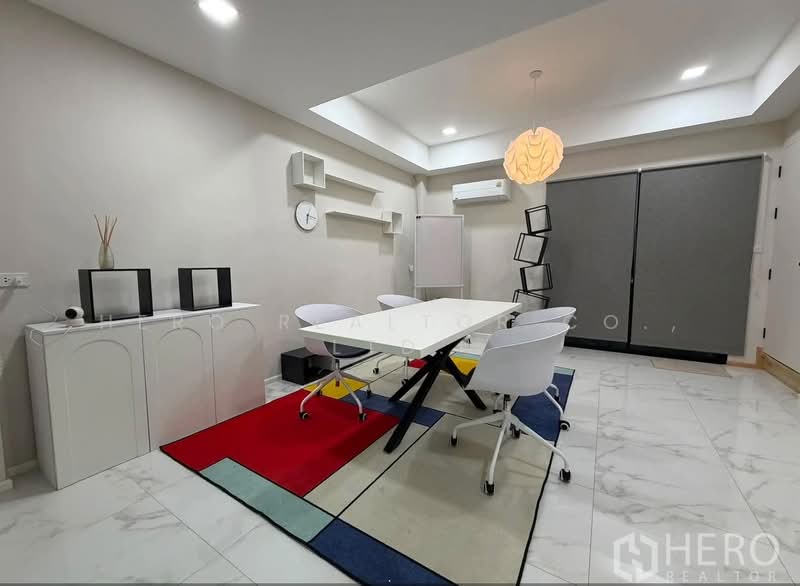 For Rent Home Office 151 sq.m. near BTS Punnawithi, Bang Chak, Bangkok HRE01130, Bangkok, สุขุมวิท, Bang Chak, Phra Khanong, Bangkok, 3 Bedrooms, 151 sqm, Townhouse For Rent, by Hero Realtor Co., Ltd., 500446620 - DDproperty.com