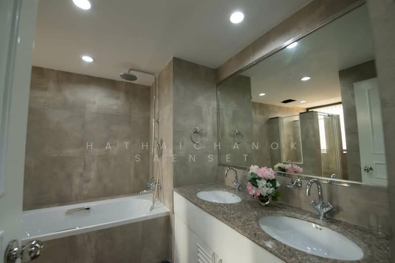 President Park Sukhumvit 24, Bangkok, 99 Sukhumvit 24 Alley, Khlongtoei Nua, Watthana, Bangkok, 3 Bedrooms, 250 sqm, Condo For Rent, by Hathaichanok Saenset, 500446642 - DDproperty.com