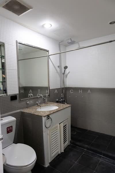 President Park Sukhumvit 24, Bangkok, 99 Sukhumvit 24 Alley, Khlongtoei Nua, Watthana, Bangkok, 3 Bedrooms, 250 sqm, Condo For Rent, by Hathaichanok Saenset, 500446642 - DDproperty.com