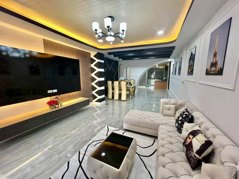 หมู่บ้านชลธี 2, Bangkok, Bang Chun, Khlong Sam Wa, Bangkok, 3 Bedrooms, 80 sqm, Townhouse For Sale, by สรภพ ยอดไชย (สีฝุ่น), 500446700 - DDproperty.com