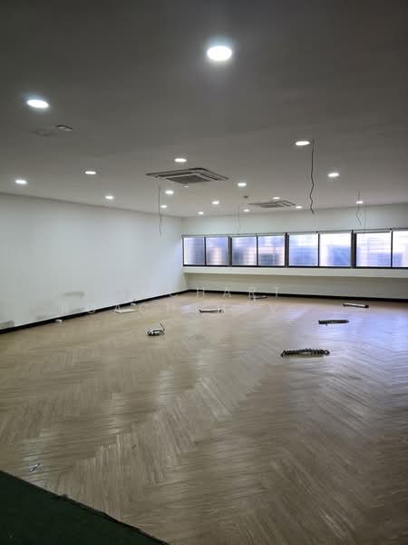 Commercial Space for Sale size 350 sqm.Ratchada Road, near MRT Cultural Centre, Bangkok, รัชดาภิเษก, Din Daeng, Bangkok, , 350 sqm, Office Space For Sale, by Suchart Roachthavilit, 500446712 - DDproperty.com
