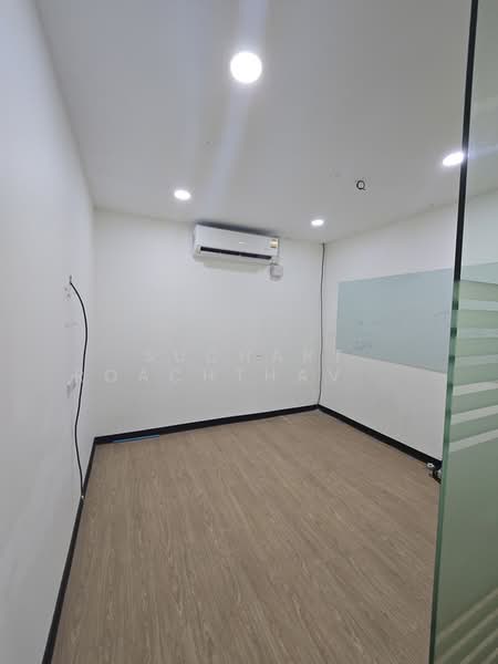 Commercial Space for Sale size 350 sqm.Ratchada Road, near MRT Cultural Centre, Bangkok, รัชดาภิเษก, Din Daeng, Bangkok, , 350 sqm, Office Space For Sale, by Suchart Roachthavilit, 500446712 - DDproperty.com