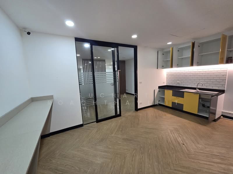 Commercial Space for Sale size 350 sqm.Ratchada Road, near MRT Cultural Centre, Bangkok, รัชดาภิเษก, Din Daeng, Bangkok, , 350 sqm, Office Space For Sale, by Suchart Roachthavilit, 500446712 - DDproperty.com