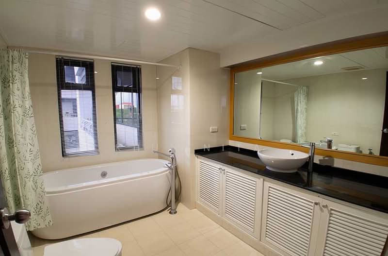 Nichada Thani, Nonthaburi, Soi Prasert Islam, Bang Talat, Pak Kret, Nonthaburi, 3 Bedrooms, 271 sqm, Condo For Rent, by Khun Nita, 500446725 - DDproperty.com